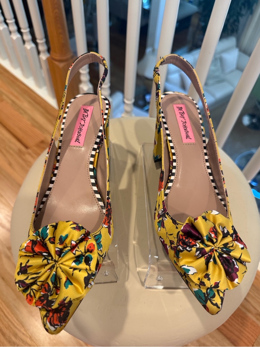Betsey Johnson "Nettie" Yellow Floral Slingback Block Heels – Size 8 - Picture 12 of 13